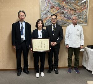 （左から）中村泰丈総合施設長、宇田川瞳課長、県担当者、濵副隆一施設長